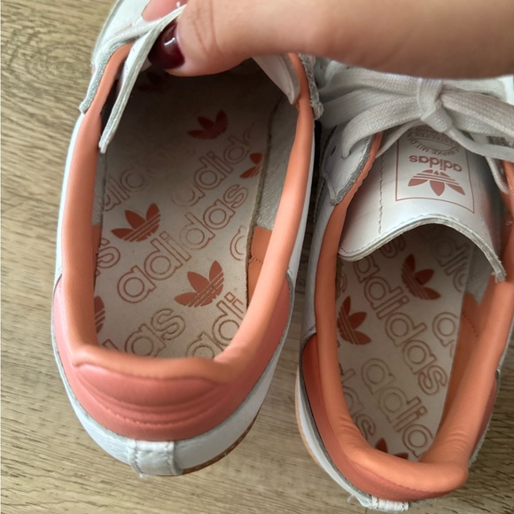 Women’s Adidas Samba - Picture 6 of 8